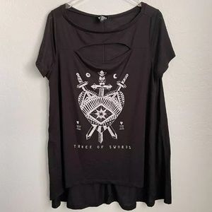 Like NEW! Torrid Black Three of Swords Hi Low Tee Size 1 EUC